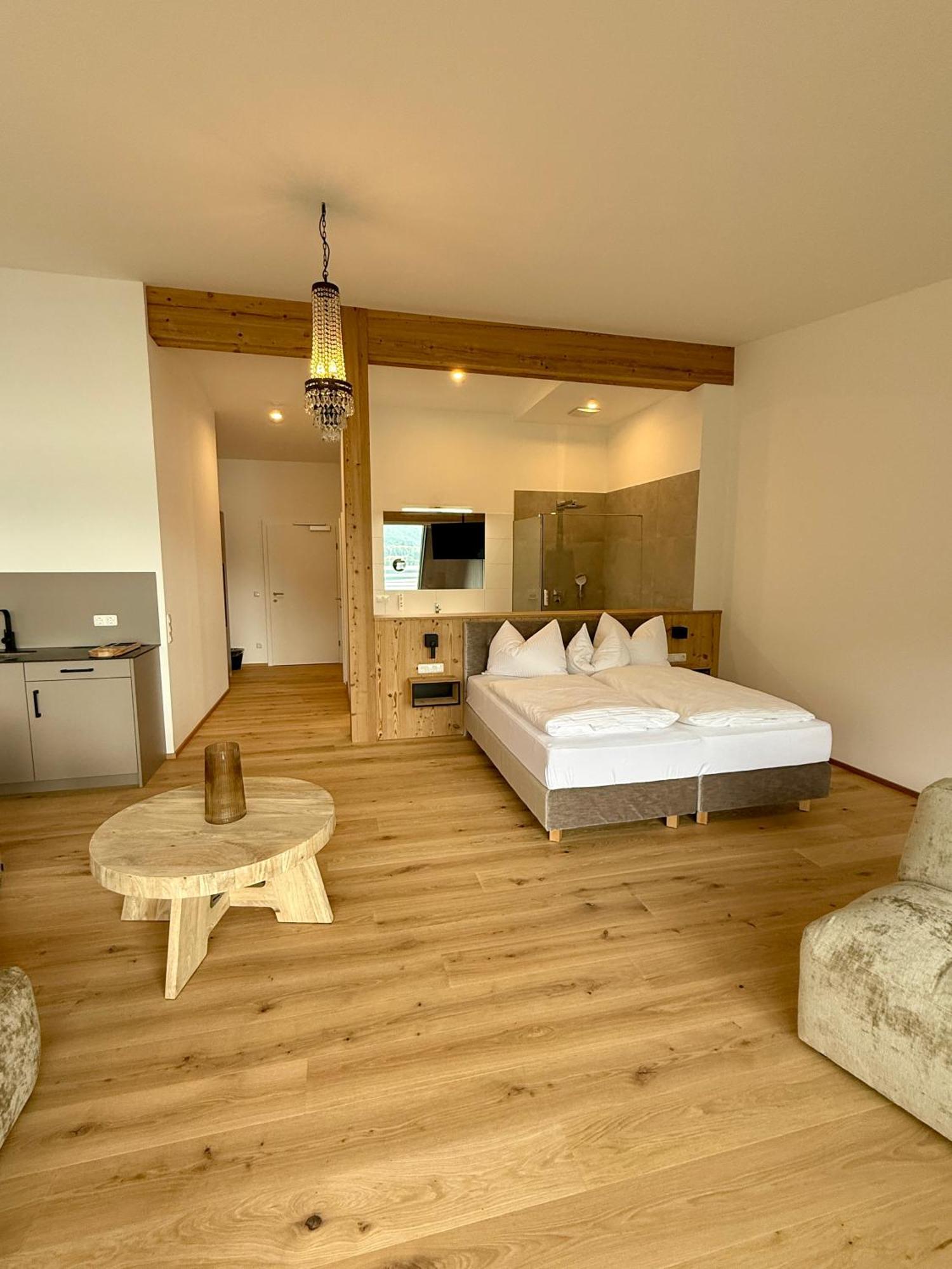 Seehotel Lilly Strobl Bagian luar foto